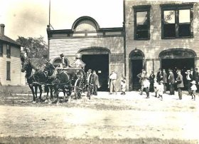 1909 - Horse-Drawn Pumper